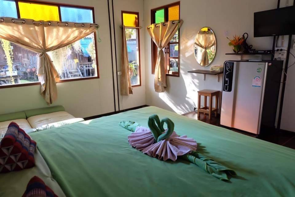 Hotel Baan Ing Suan Amphawa Exterior foto